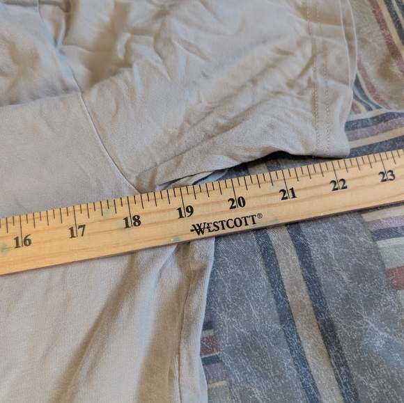 Gymshark Men’s Large Gray Essential T-Shirt Short Sleeve Logo Pullover - Picture 3 of 6